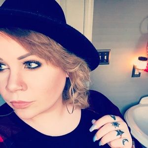 Meet your Posher, Victoria